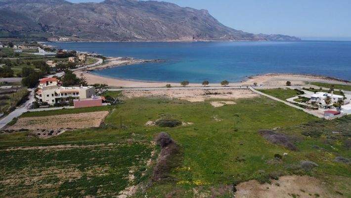 Kreta, Trachilos: Riesiges Grundstück direkt am Meer zu verkaufen