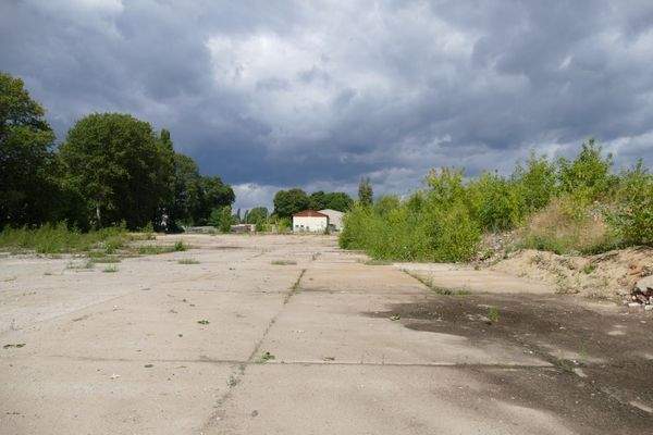 Grundstück       .jpeg