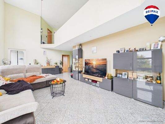 RE/MAX Immobilien DeLux Einfamilienhaus Mettlach-Weiten Wohnzimmer