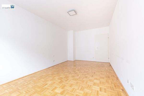 Schlafzimmer (ca. 16,50 qm)