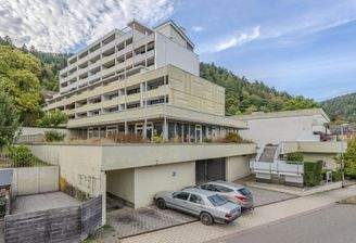 Gepflegtes Mehrfamilienhaus