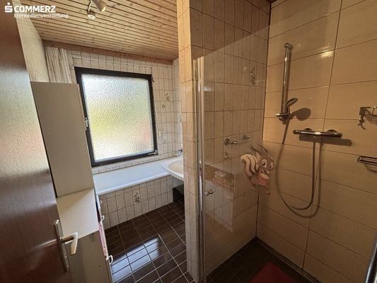 Badezimmer EG