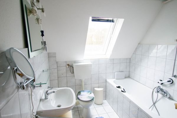 Bad im Dachgeschoss