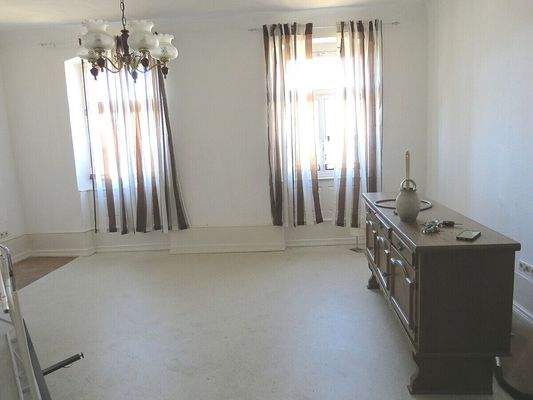 Zimmer linke Wohnung