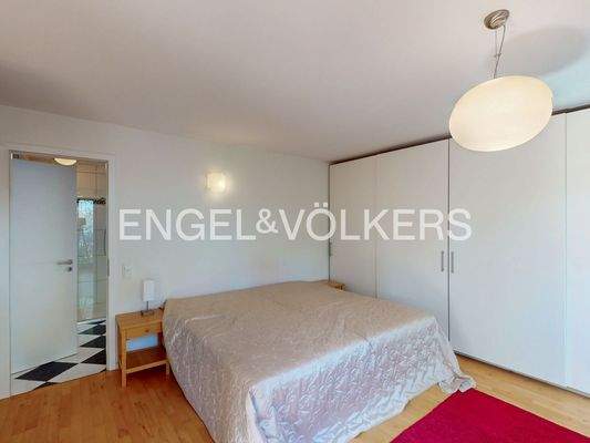 ...mit direktem Zugang zum Badezimmer