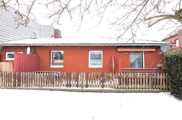  S/O-Fassade aus Nachbars Garten 