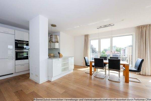 4 Wohnzimmer mit Küche