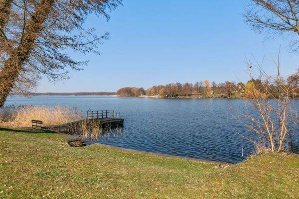 Bootsanleger und Badesteg