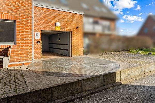 Elektr. Drehscheibe zur Tiefgarage