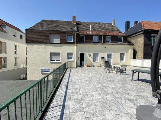 Rückansicht/Dachterrasse