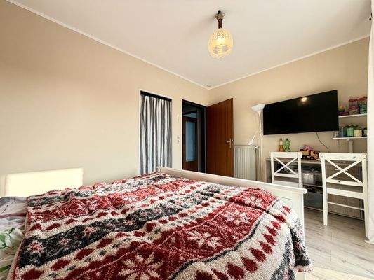 Zimmer III mit Ankleideraum OG