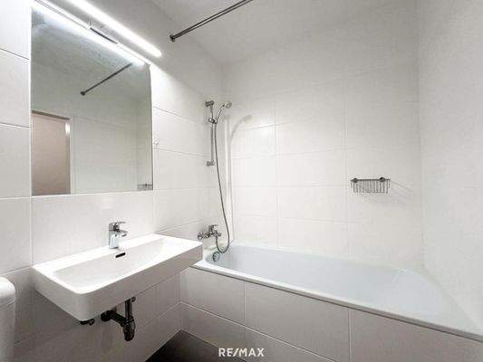 Badezimmer mit Badewanne