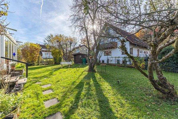 Großzügiger Süd-Westgarten