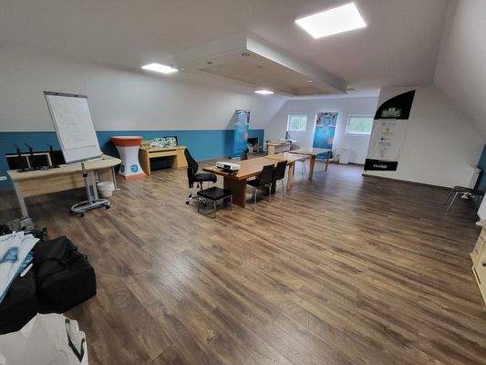 Besprechnungs-/Schulungsraum