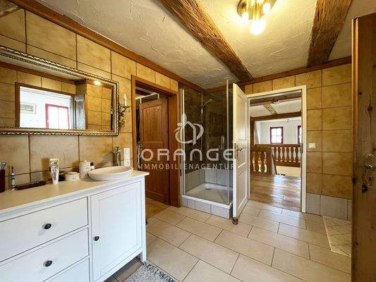 ...welches neu und hellgrau gefliest werden wird