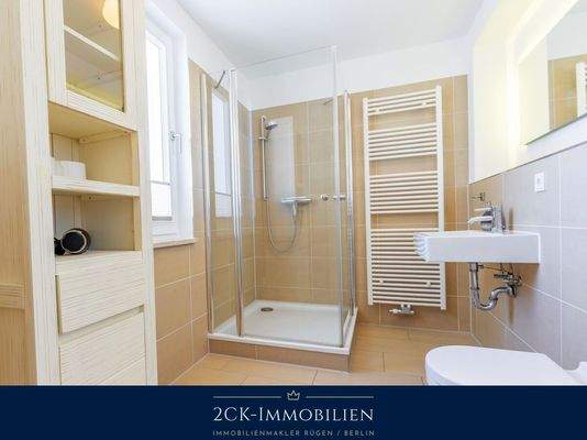 mit Dusche, tagesbelichtet