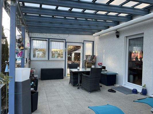 Überdachte Terrasse