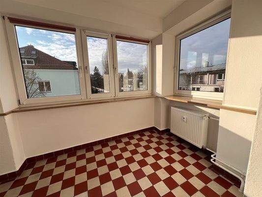 zum gefliesten WIntergarten 