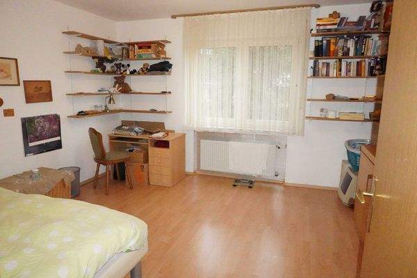 Großes Schlafzimmer