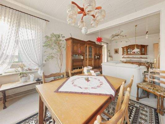 Wohn - und Esszimmer