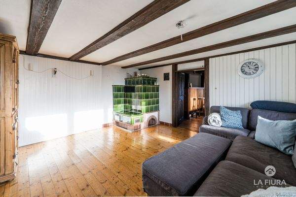 EG Wohnzimmer mit Kachelofen