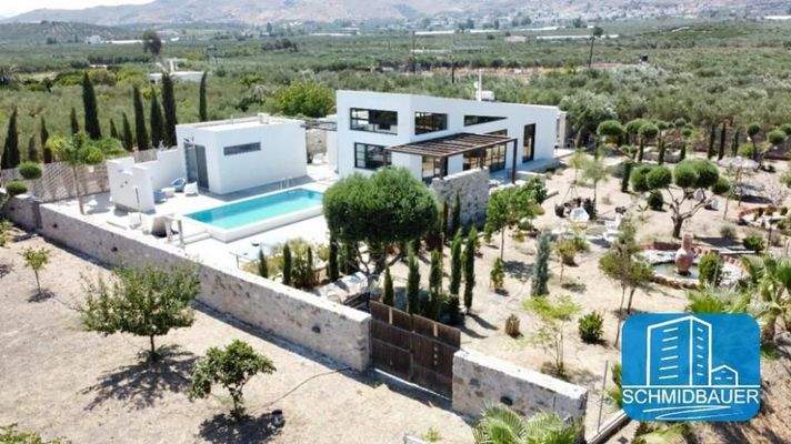 Kreta, Petrokefali: Villa mit Pool und großem Garten zu verkaufen