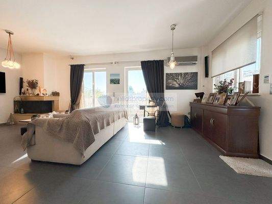 1130ed7fca394fc886943fc0e9d5d8d5-original