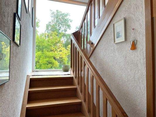 06_Treppenhaus m. Verglasung.jpg