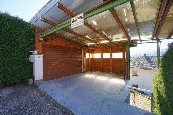 Carport und Garage