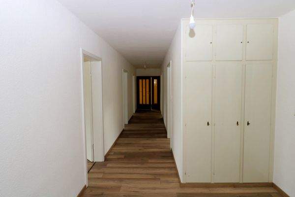 Flur u Schrank 2.JPG