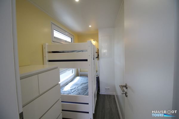 2. Schlafzimmer