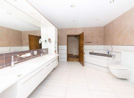 Badezimmer Erdgeschoss