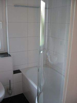 Duschbadewanne.JPG