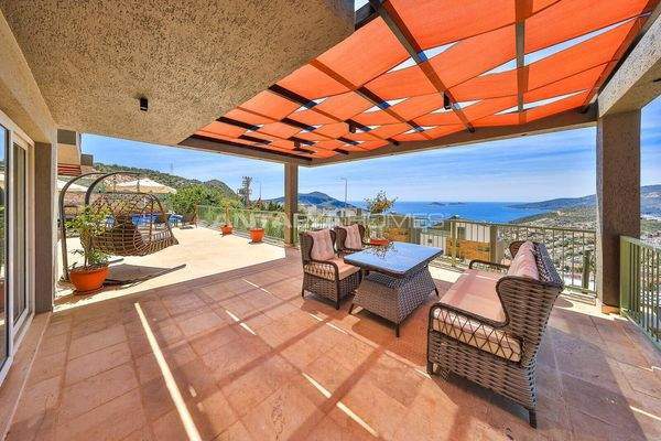 4-Bedroom Luxury Villa with Infinity Pool in Kalkan Antalya