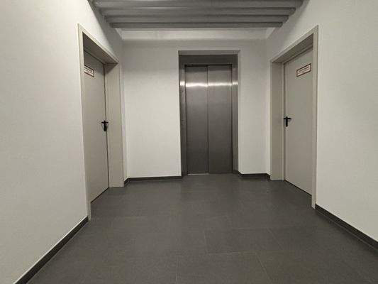 Flur_Aufzug