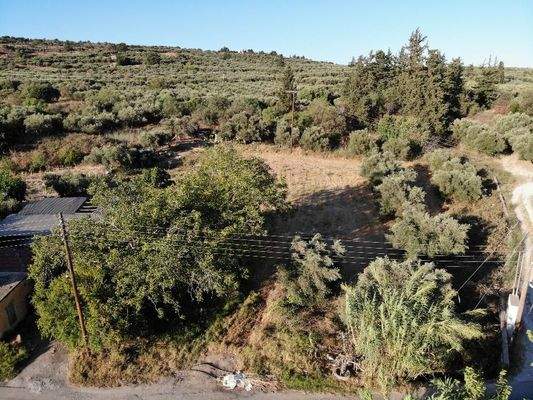 Kreta, Agii Pantes: Schönes Dorfgrundstück mit Bergblick zu verkaufen