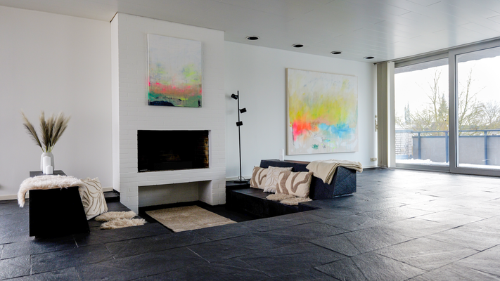 Wohnzimmer mit Kamin