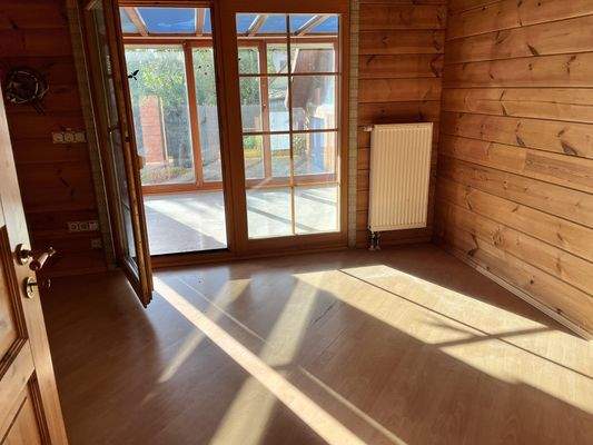 Zimmer mit Zugang zum Wintergarten