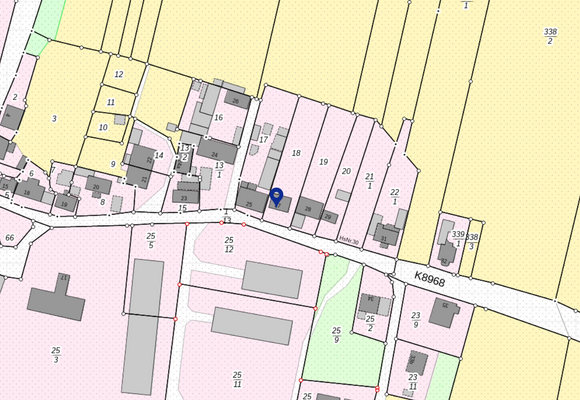 Lageplan mit Grundstücksgrenzen (rot - Flst. 18)