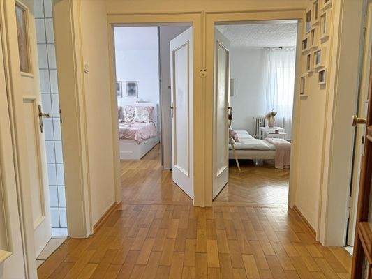 Einladender Flur der EG-Wohnung