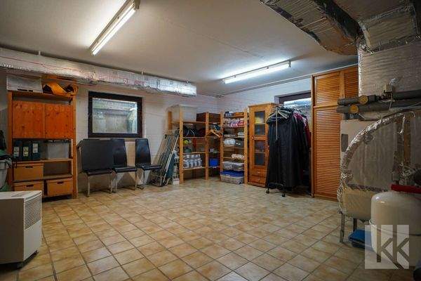 Technik und Lagerraum im Keller