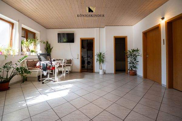 Wohnzimmer mit Essbereich