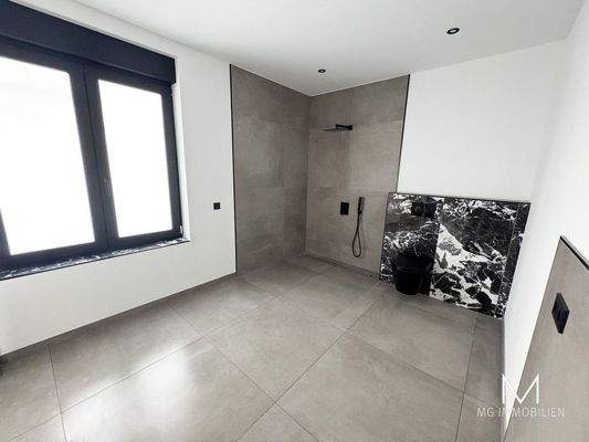 8e908799-df88-46a5-aa01-f1bb2d740992