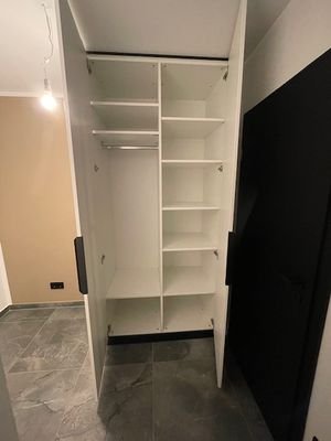 Flur mit Einbauschrank-Kleiderschrank.jpg