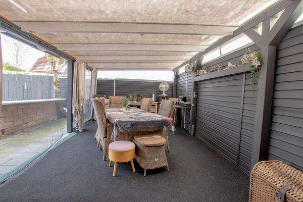 Überdachte Terrasse