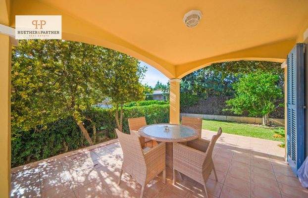 überdachte Terrasse