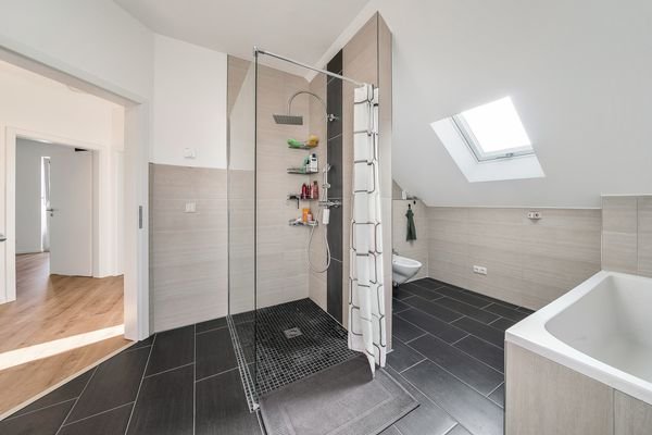 Badezimmer DG