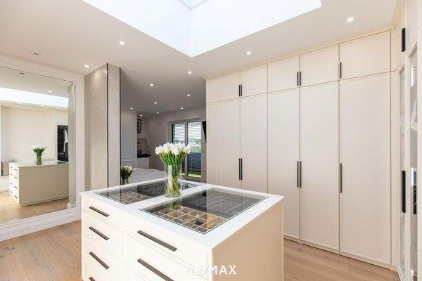 Ankleidebereich im Master Bedroom