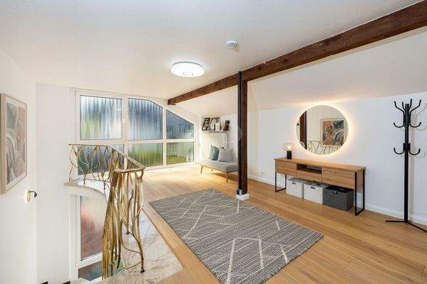 Flur DG. KI modifiziert