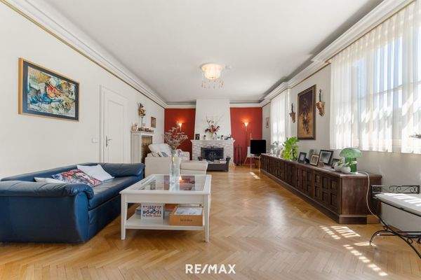 Erdgeschoß Wohnzimmer mit Kamin